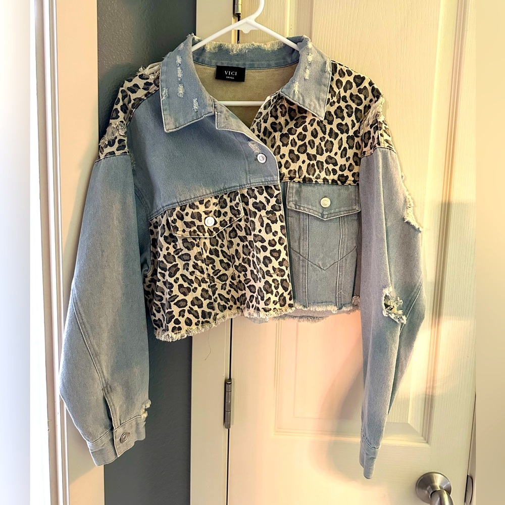 Brand new never worn crop Jean jacket